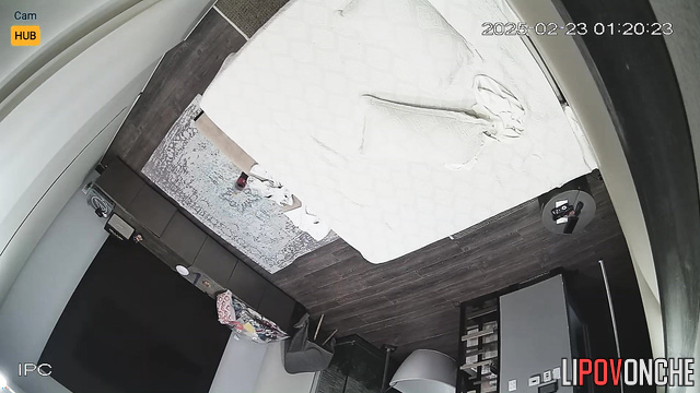 A man fucked a sexy lady right in front of the camera and felt like he was in a porn movie