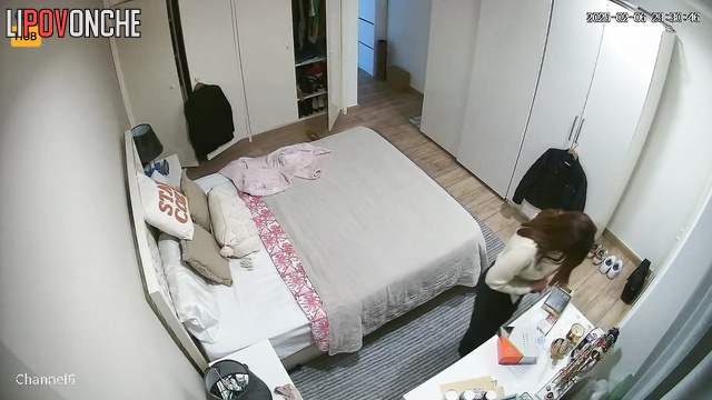 Modest teen still didn't realize she was being filmed