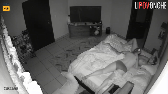 A bored blonde woke up her sleeping husband with a luxurious blowjob
