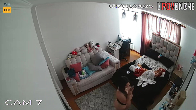 Juicy Colombian lady feels herself really confident in this video