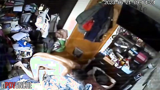 This guy only likes big asses and tits, hidden camera