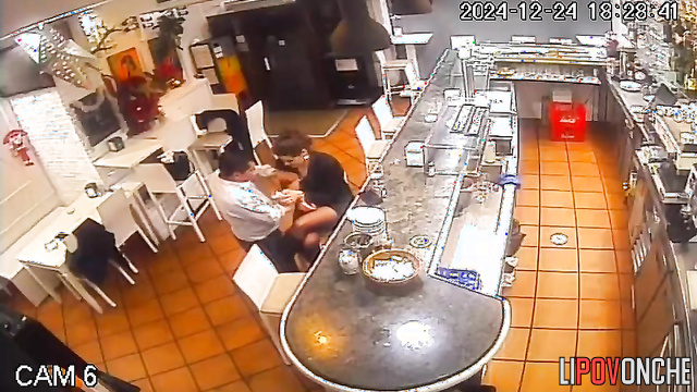 Waitress making her boss blowjob in a closed restaurant