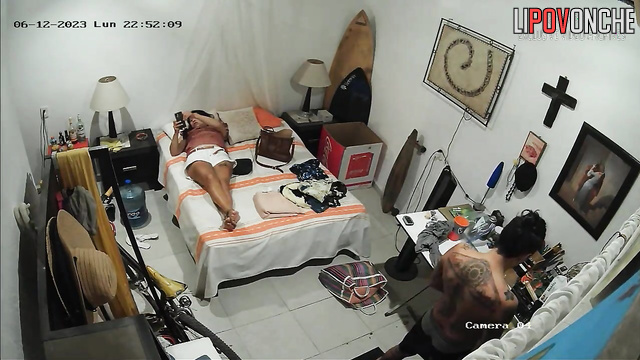 Tattooed couple wants to cum right now in doggystyle