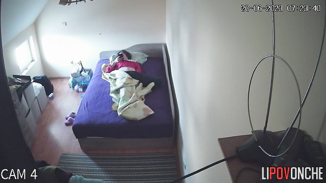 She was lying on the bed and got excited, solo scene