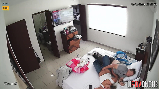 Guy fucked her lazy (he just wanted to watch series)