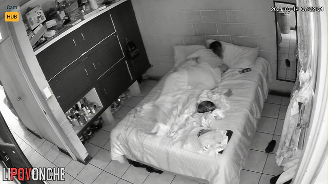 Rich naked guy using a cheap prostitute right now