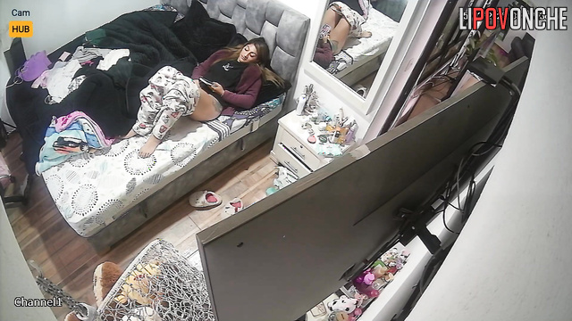 Single and pretty lady masturbating on hardcore porn