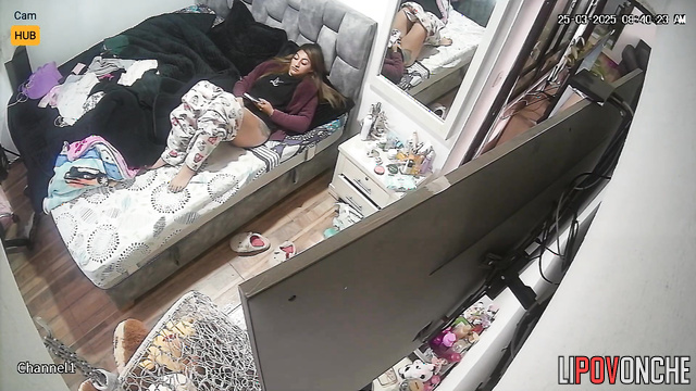 Single and pretty lady masturbating on hardcore porn