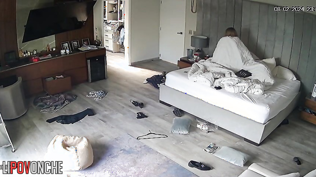 This insatiable girl could jump on his cock all day long (so she does)