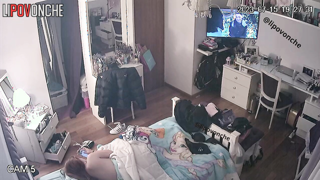 Boyfriend didn't tell her and installed a camera in her room