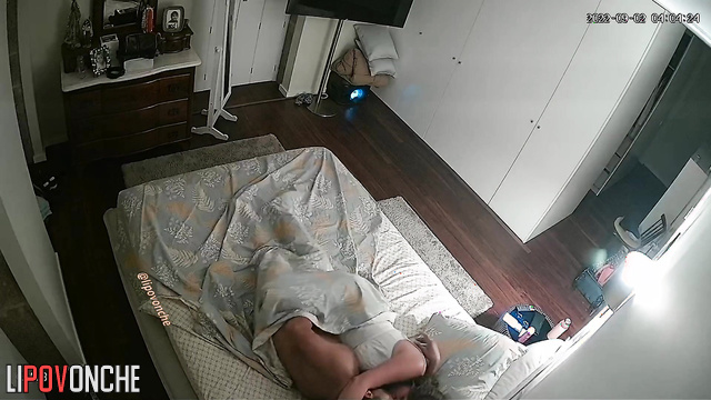 Her husband's hugs before bed relax her (home video)