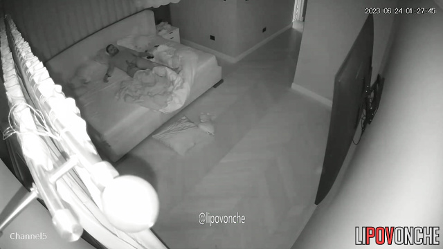A seductive blonde went out to pee before having sex with her husband