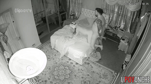Pregnant milf gets into doggystyle position in front of her husband