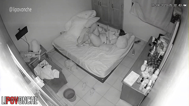 It was the laziest masturbation in the world, look