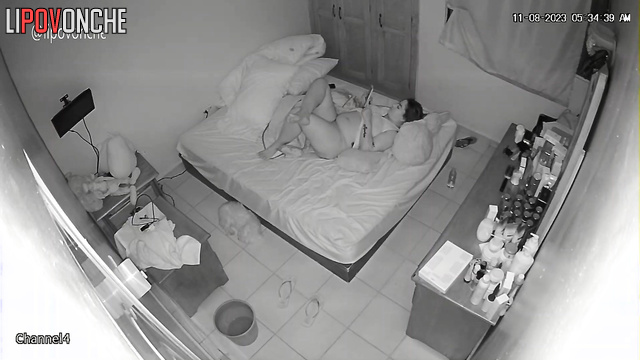 It was the laziest masturbation in the world, look