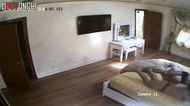 She asked him to try to have an orgasm (hidden cam)