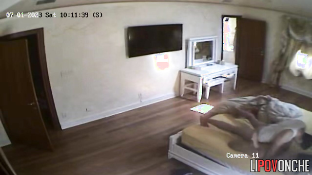 She asked him to try to have an orgasm (hidden cam)