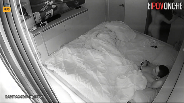 Couple was bored lying in bed so they decided to have a quick fuck