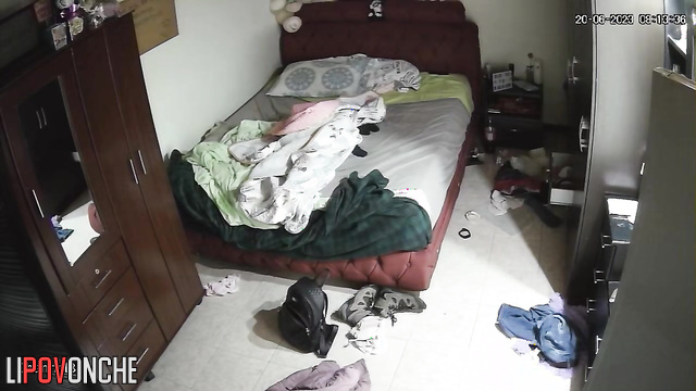 Boyfriend kissing her face and pussy tenderly during fuck