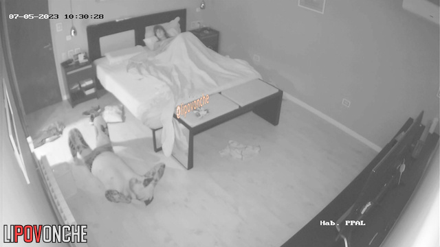 She made her boyfriend lay on the floor - strict relationships