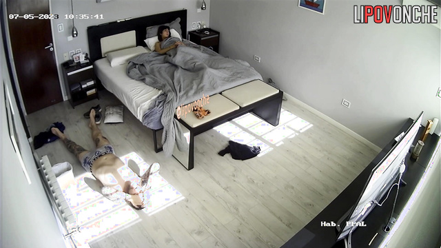 She made her boyfriend lay on the floor - strict relationships