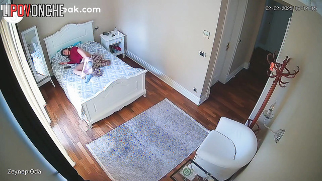 Bored cutie has an unusual orgasm with her cute legs stretched out