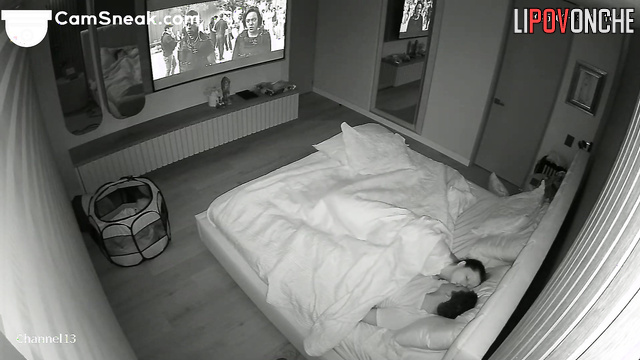 The couple's innocent evening kisses turned into a luxurious fuck