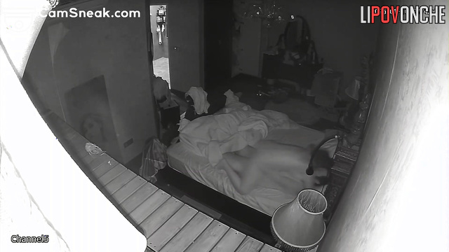 Girlfriend and boyfriend fucking hotly and having fun in bed