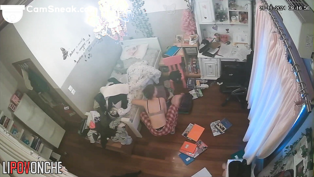 Teen changing her sexy clothes in her room - hidden cam