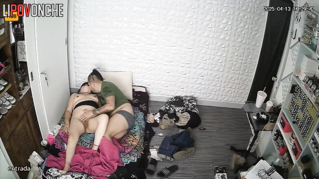 Guy made her cunnilingus on the first date (secret video)