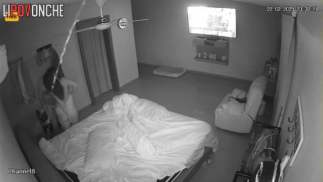 Big-ass Colombian woman got bored watching TV and pounced on her husband's cock