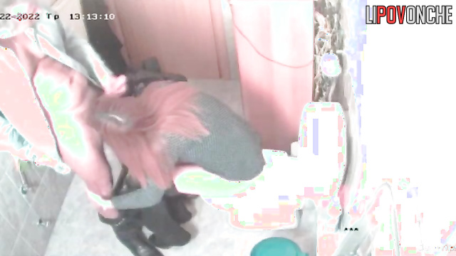 A chance meeting in the toilet turned into wild sex