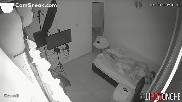 Boyfriend kissing her and fucking at the same time