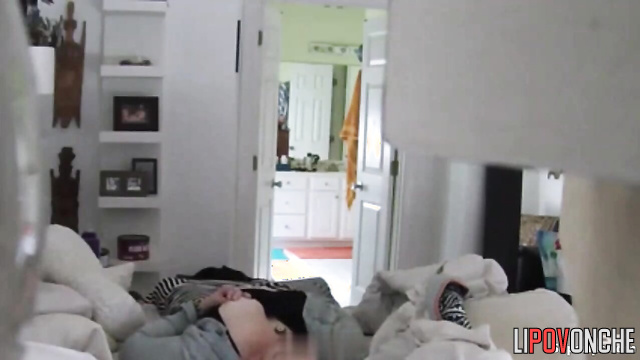 Before going to work, the girl decided to play with her wet cunt