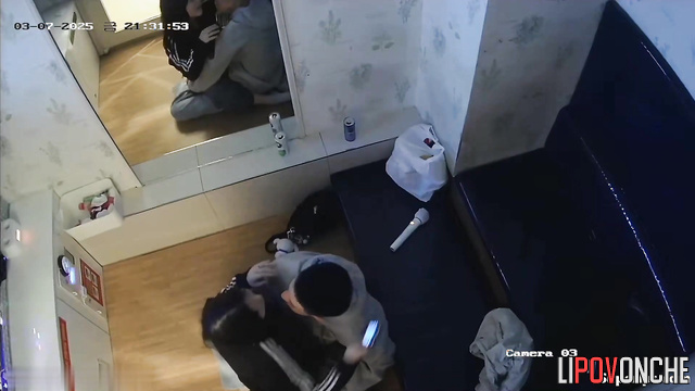 Instead of singing karaoke songs, a Korean girl sat on her boyfriend's cock