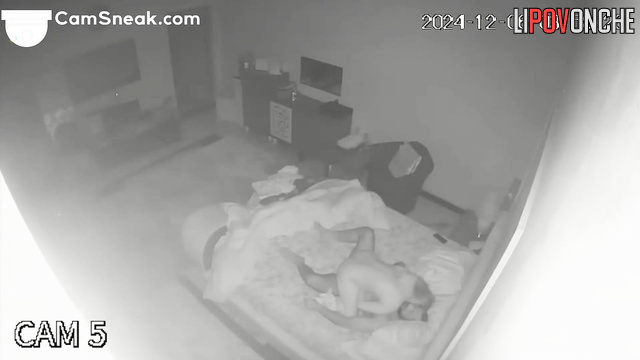 Young woman adores when he fucks her fast, night video