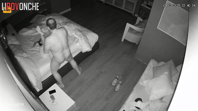 He loves the taste of her perfect pussy, night video