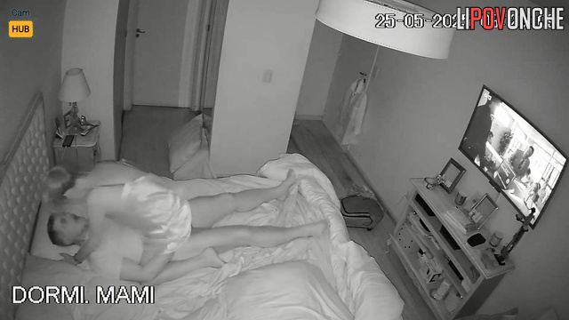 Sly wife woke up her sleeping husband by giving him a blowjob