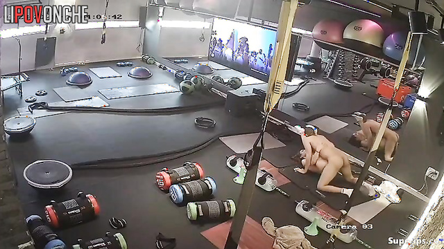 Fitness trainer fucked his new skinny client in all positions