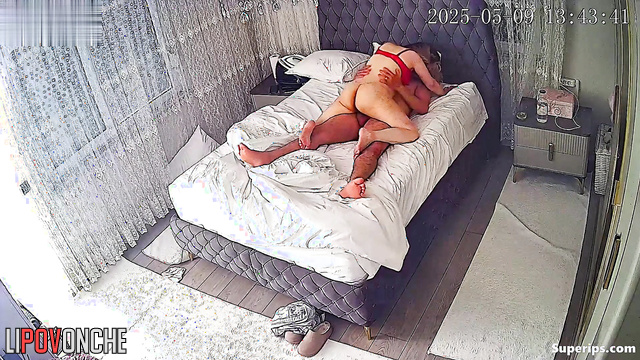 A hot sexy morning in the bed of an Arab couple won't leave you cold