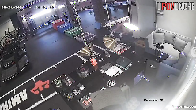 Sex in gym with married woman: this lady is a real baddie