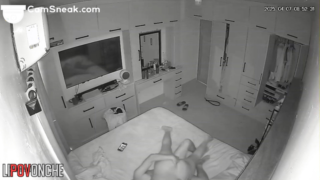 Chubby wife's belly massage turned into a pleasant cunnilingus and a relaxing fuck