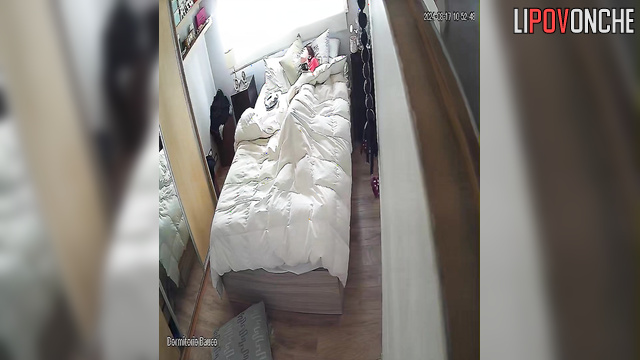Redheaded cutie brought herself to a vivid orgasm watching porn on her phone