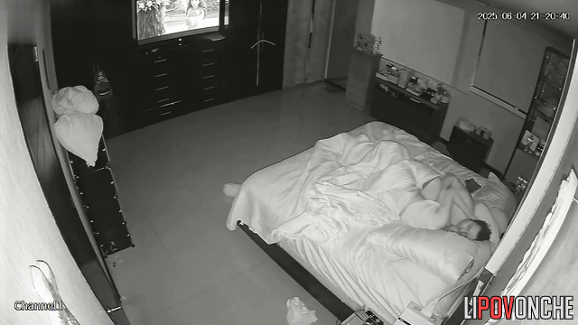 The TV being on is no obstacle to their night passion