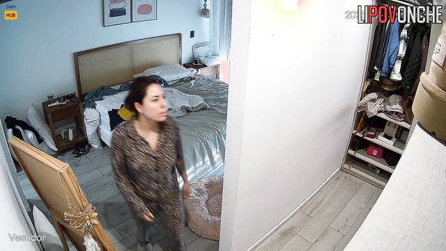 A seductive Argentine girl was caught on video changing clothes