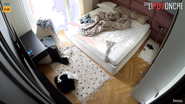 Husband leaked video of his wife in her underwear, bored in bed