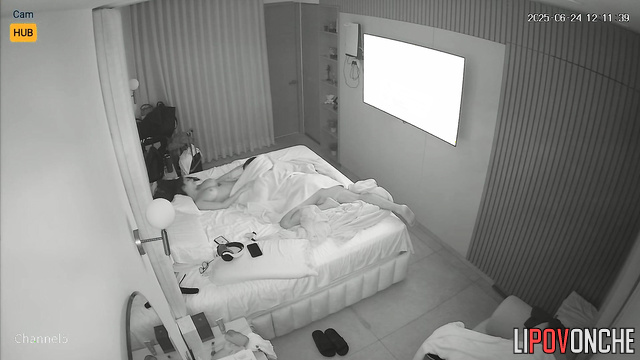 After playing a video game, the husband fucked his girlfriend