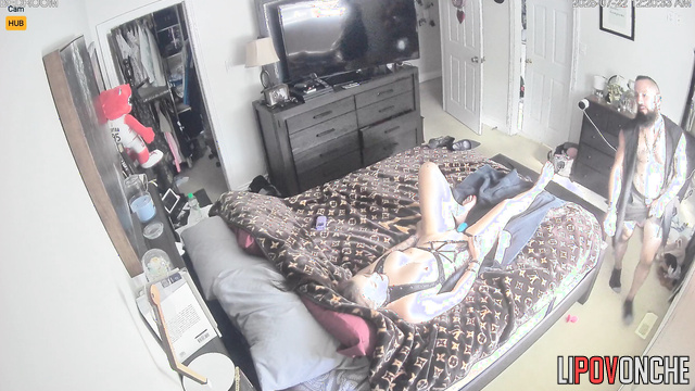 Boyfriend licking her dirty toes during sex game, look