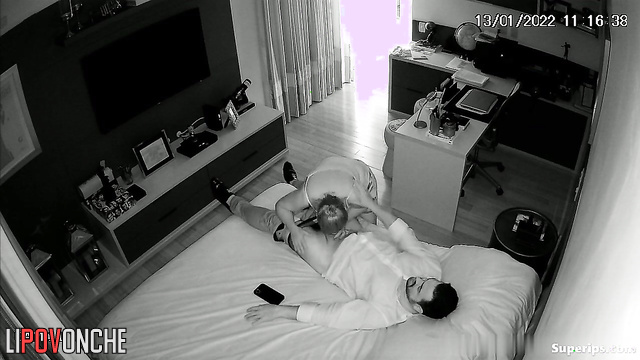 She decided to quickly satisfy him before work (with her mouth)