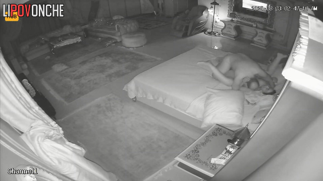 Couple fucking in the huge hotel room (egyptian luxury)